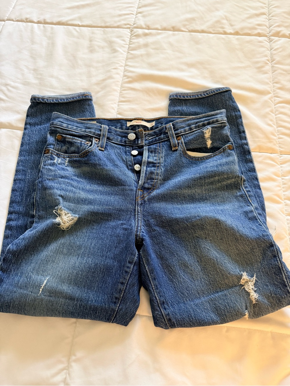 Levi’s Wedgie Icon Classic High-Rise Distressed Women’s Jeans - Blue